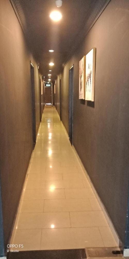 T Hotel Johor Bahru Секудаи Экстерьер фото